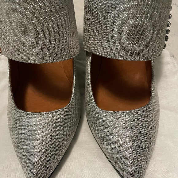 Beautiful See By Chloe silver Mary Jane pumps - Picture 16 of 16